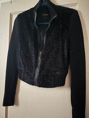 Express Black Faux-Fur Front Ribbed-Sleeve Bomber Jacket